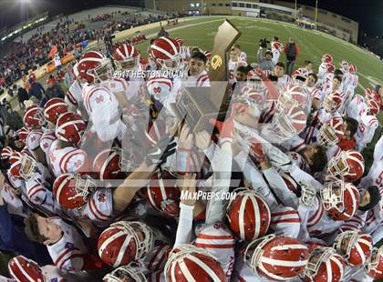 Thumbnail 2 in Mater Dei vs. De La Salle (CIF State Open Division Final) photogallery.