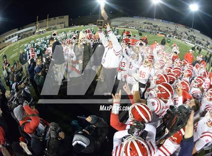 Thumbnail 3 in Mater Dei vs. De La Salle (CIF State Open Division Final) photogallery.