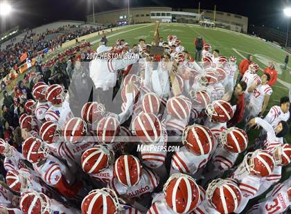 Thumbnail 2 in Mater Dei vs. De La Salle (CIF State Open Division Final) photogallery.