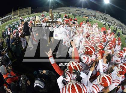 Thumbnail 2 in Mater Dei vs. De La Salle (CIF State Open Division Final) photogallery.