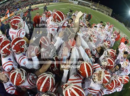 Thumbnail 3 in Mater Dei vs. De La Salle (CIF State Open Division Final) photogallery.