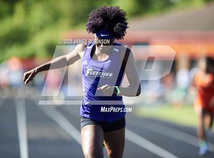 Thumbnail 3 in Gateway Conference Championships (400m) photogallery.