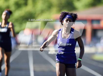 Thumbnail 3 in Gateway Conference Championships (400m) photogallery.