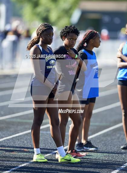 Thumbnail 2 in Gateway Conference Championships (400m) photogallery.