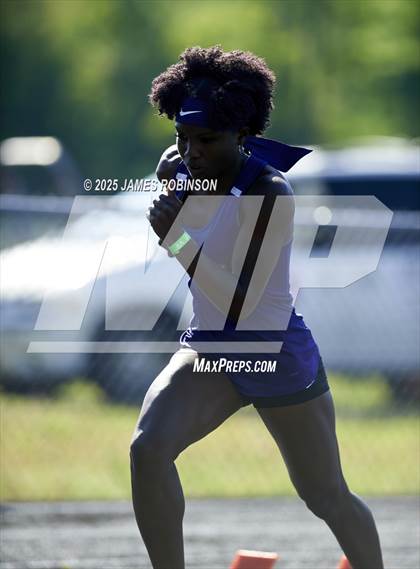 Thumbnail 3 in Gateway Conference Championships (400m) photogallery.
