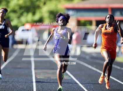 Thumbnail 2 in Gateway Conference Championships (400m) photogallery.