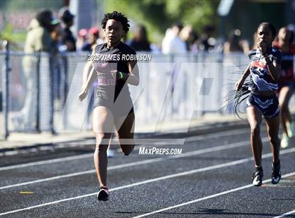 Thumbnail 1 in Gateway Conference Championships (400m) photogallery.