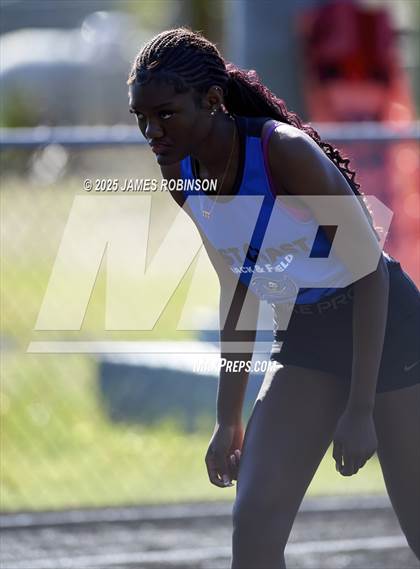 Thumbnail 2 in Gateway Conference Championships (400m) photogallery.