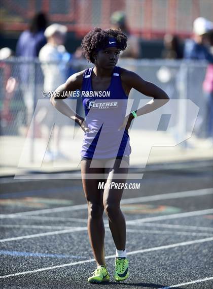 Thumbnail 1 in Gateway Conference Championships (400m) photogallery.