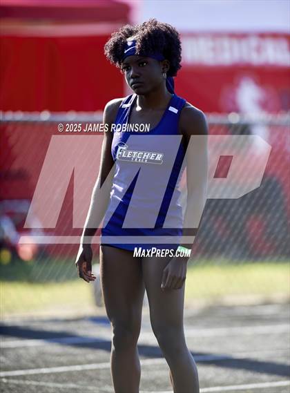 Thumbnail 1 in Gateway Conference Championships (400m) photogallery.