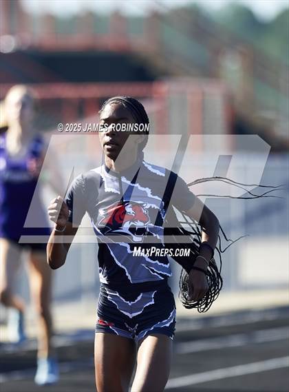 Thumbnail 2 in Gateway Conference Championships (400m) photogallery.