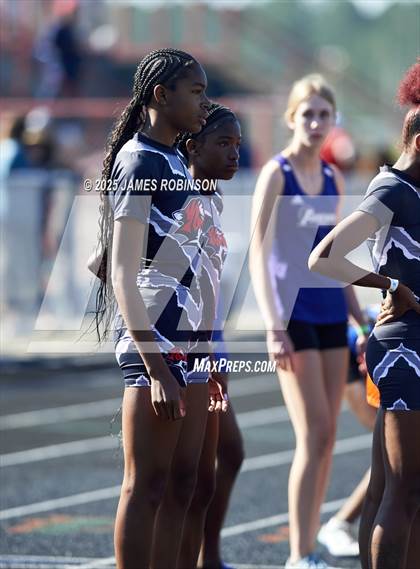 Thumbnail 2 in Gateway Conference Championships (400m) photogallery.