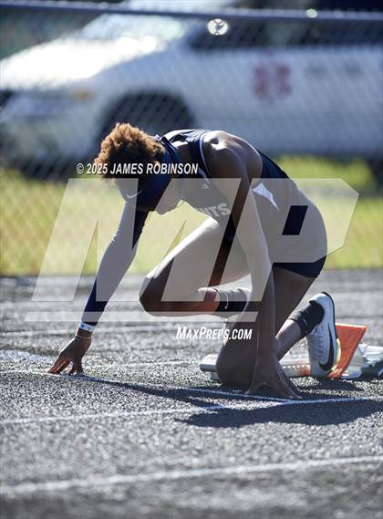 Thumbnail 2 in Gateway Conference Championships (400m) photogallery.