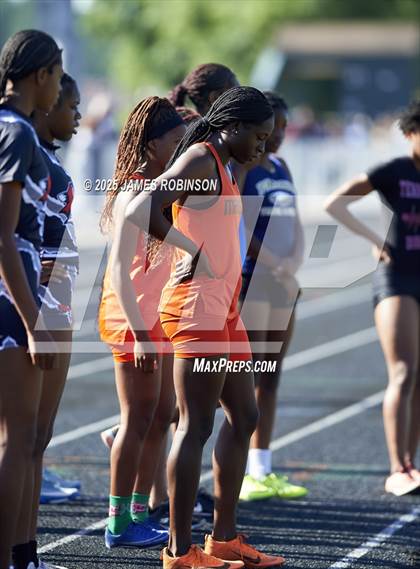 Thumbnail 1 in Gateway Conference Championships (400m) photogallery.