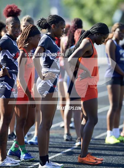 Thumbnail 1 in Gateway Conference Championships (400m) photogallery.