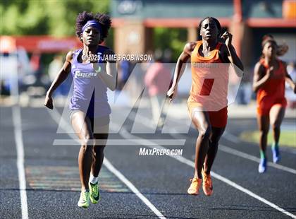 Thumbnail 1 in Gateway Conference Championships (400m) photogallery.