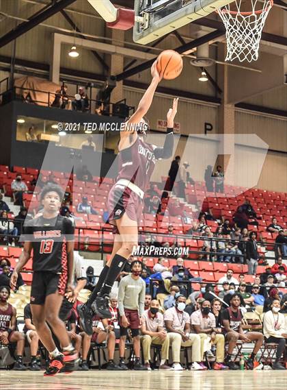 Thumbnail 1 in  Cardinal Ritter College Prep vs White Hall (King Cotton Classic) photogallery.