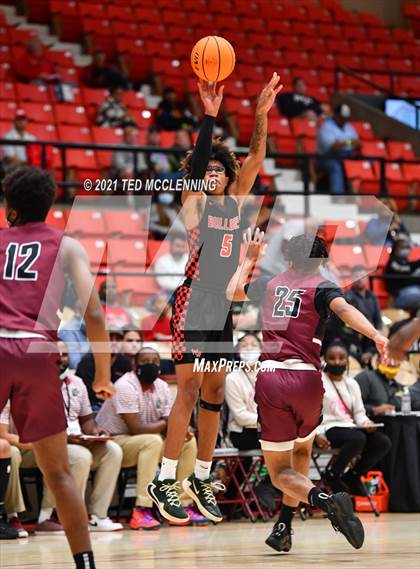 Thumbnail 2 in  Cardinal Ritter College Prep vs White Hall (King Cotton Classic) photogallery.