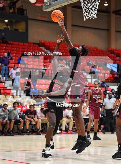 Thumbnail 2 in  Cardinal Ritter College Prep vs White Hall (King Cotton Classic) photogallery.
