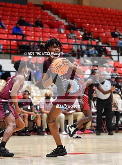 Thumbnail 3 in  Cardinal Ritter College Prep vs White Hall (King Cotton Classic) photogallery.