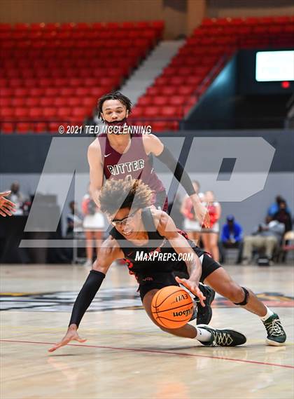 Thumbnail 2 in  Cardinal Ritter College Prep vs White Hall (King Cotton Classic) photogallery.
