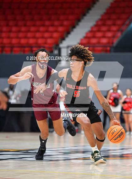 Thumbnail 3 in  Cardinal Ritter College Prep vs White Hall (King Cotton Classic) photogallery.