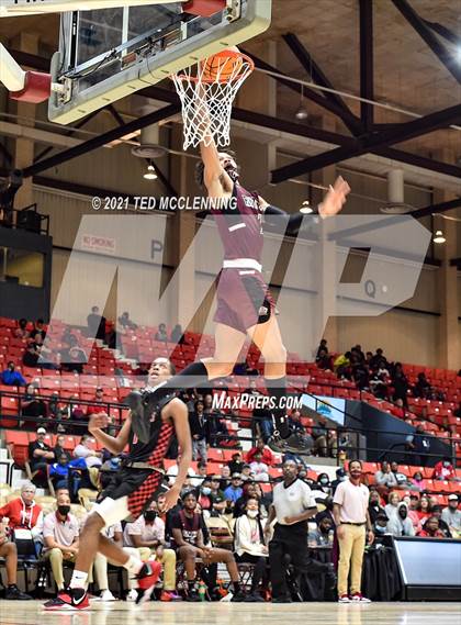 Thumbnail 2 in  Cardinal Ritter College Prep vs White Hall (King Cotton Classic) photogallery.