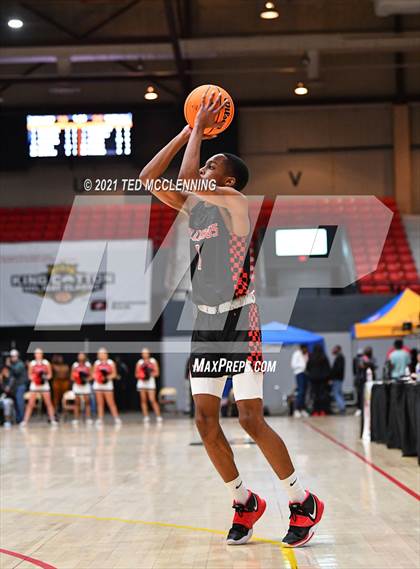 Thumbnail 2 in  Cardinal Ritter College Prep vs White Hall (King Cotton Classic) photogallery.