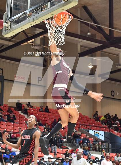 Thumbnail 3 in  Cardinal Ritter College Prep vs White Hall (King Cotton Classic) photogallery.