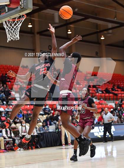 Thumbnail 3 in  Cardinal Ritter College Prep vs White Hall (King Cotton Classic) photogallery.