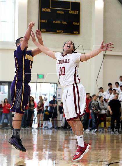 Thumbnail 2 in Archbishop Riordan vs. Cardinal Newman (CIF NorCal Regional D4 Final) photogallery.