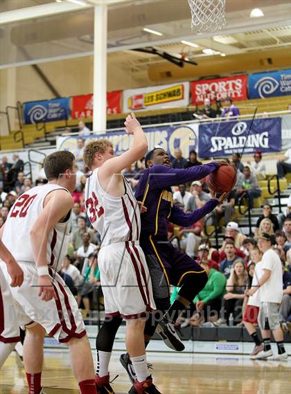 Thumbnail 3 in Archbishop Riordan vs. Cardinal Newman (CIF NorCal Regional D4 Final) photogallery.