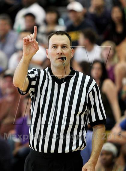 Thumbnail 2 in Archbishop Riordan vs. Cardinal Newman (CIF NorCal Regional D4 Final) photogallery.