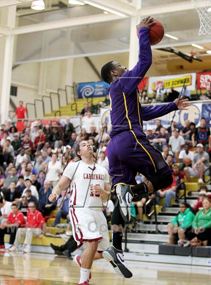 Thumbnail 3 in Archbishop Riordan vs. Cardinal Newman (CIF NorCal Regional D4 Final) photogallery.