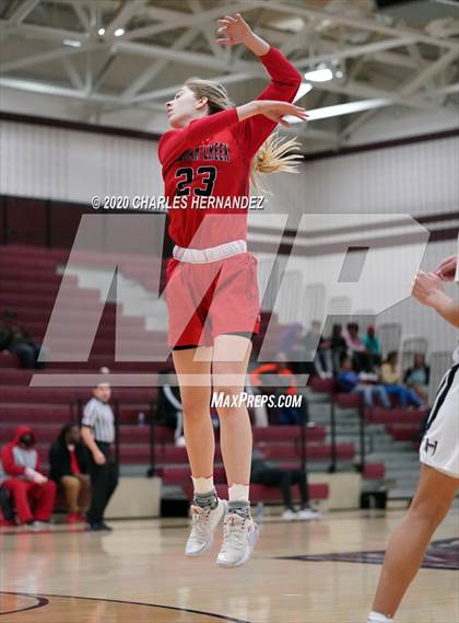 Thumbnail 2 in Hendrickson vs. Langham Creek (UIL 6A Regional Quarterfinal) photogallery.