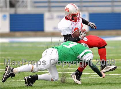 Thumbnail 2 in Amityville Memorial vs. Seaford (Long Island Class 4 Final) photogallery.