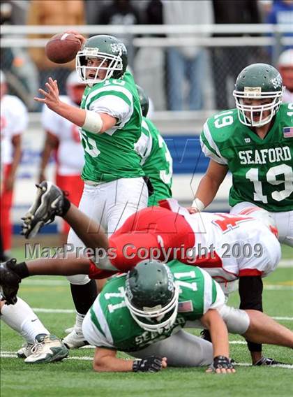 Thumbnail 1 in Amityville Memorial vs. Seaford (Long Island Class 4 Final) photogallery.