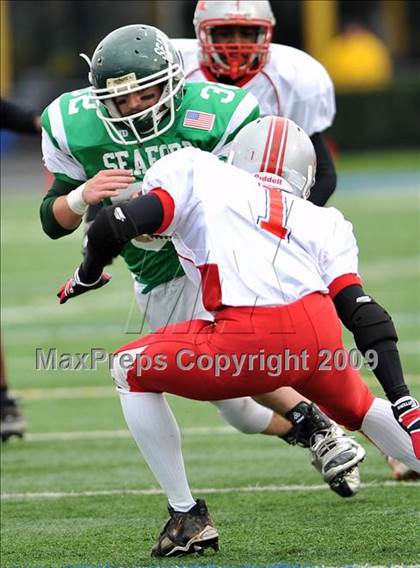 Thumbnail 1 in Amityville Memorial vs. Seaford (Long Island Class 4 Final) photogallery.