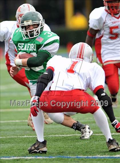 Thumbnail 3 in Amityville Memorial vs. Seaford (Long Island Class 4 Final) photogallery.