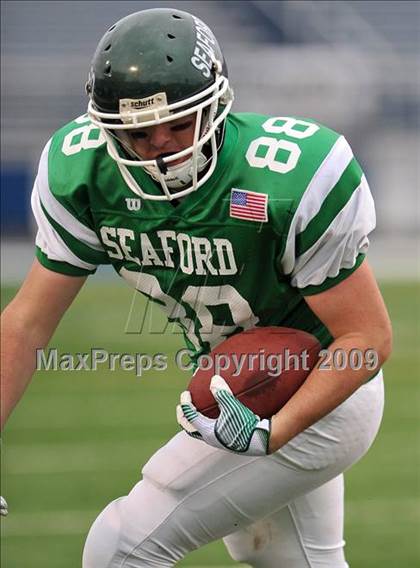Thumbnail 2 in Amityville Memorial vs. Seaford (Long Island Class 4 Final) photogallery.