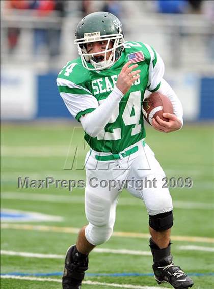 Thumbnail 3 in Amityville Memorial vs. Seaford (Long Island Class 4 Final) photogallery.