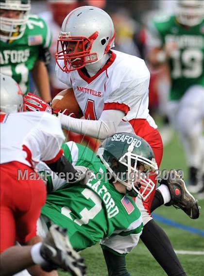 Thumbnail 2 in Amityville Memorial vs. Seaford (Long Island Class 4 Final) photogallery.