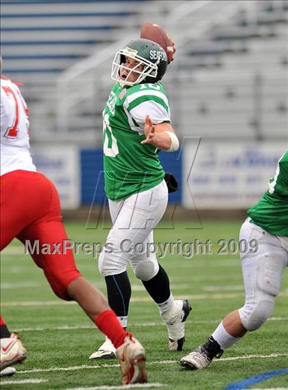 Thumbnail 2 in Amityville Memorial vs. Seaford (Long Island Class 4 Final) photogallery.
