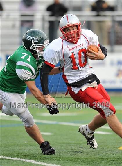 Thumbnail 2 in Amityville Memorial vs. Seaford (Long Island Class 4 Final) photogallery.