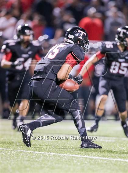 Thumbnail 2 in Trinity vs. De La Salle photogallery.