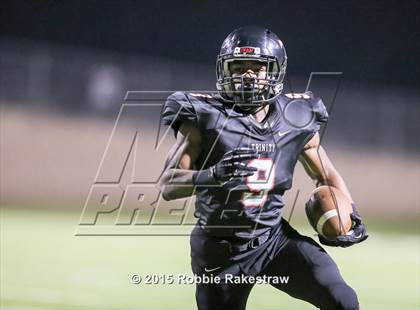 Thumbnail 2 in Trinity vs. De La Salle photogallery.