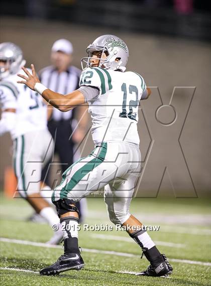 Thumbnail 2 in Trinity vs. De La Salle photogallery.