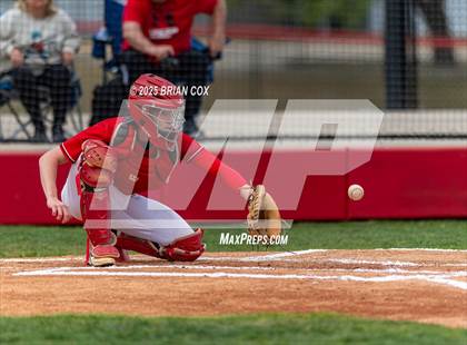 Thumbnail 2 in East Poinsett County vs Green Forest (Forrest Wood Classic) photogallery.