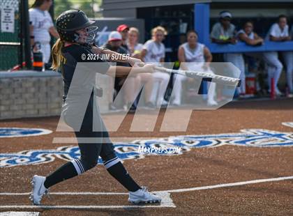 Thumbnail 3 in Lake Belton vs Liberty (UIL 4A Regional Playoff) photogallery.