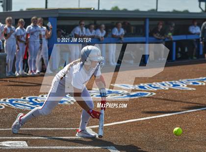 Thumbnail 1 in Lake Belton vs Liberty (UIL 4A Regional Playoff) photogallery.